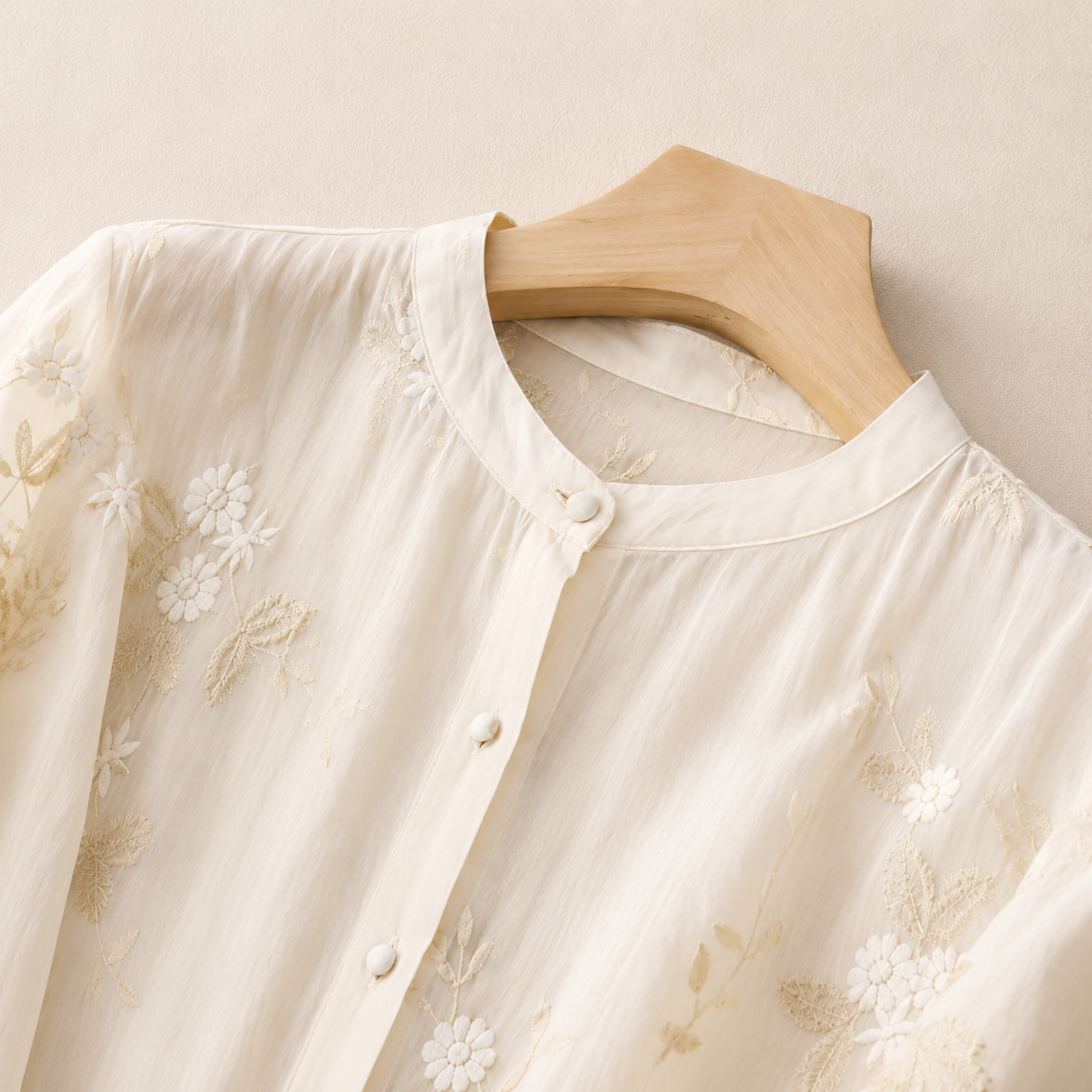 Ilaria | Blusa Chic con Ricami Delicati