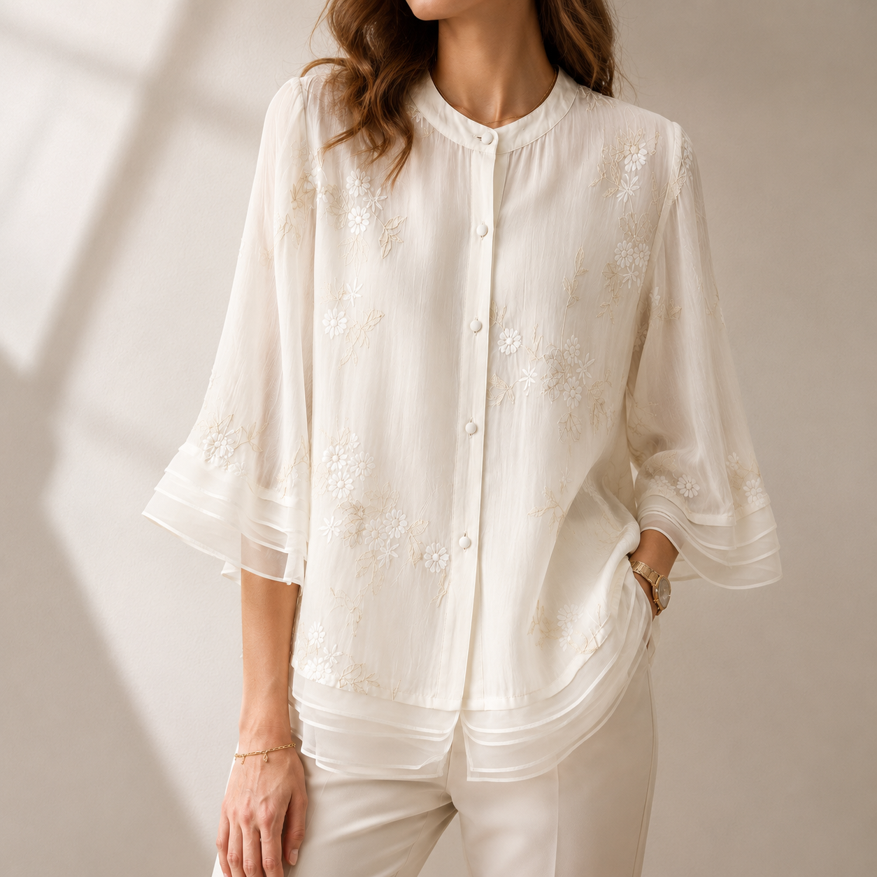 Ilaria | Blusa Chic con Ricami Delicati